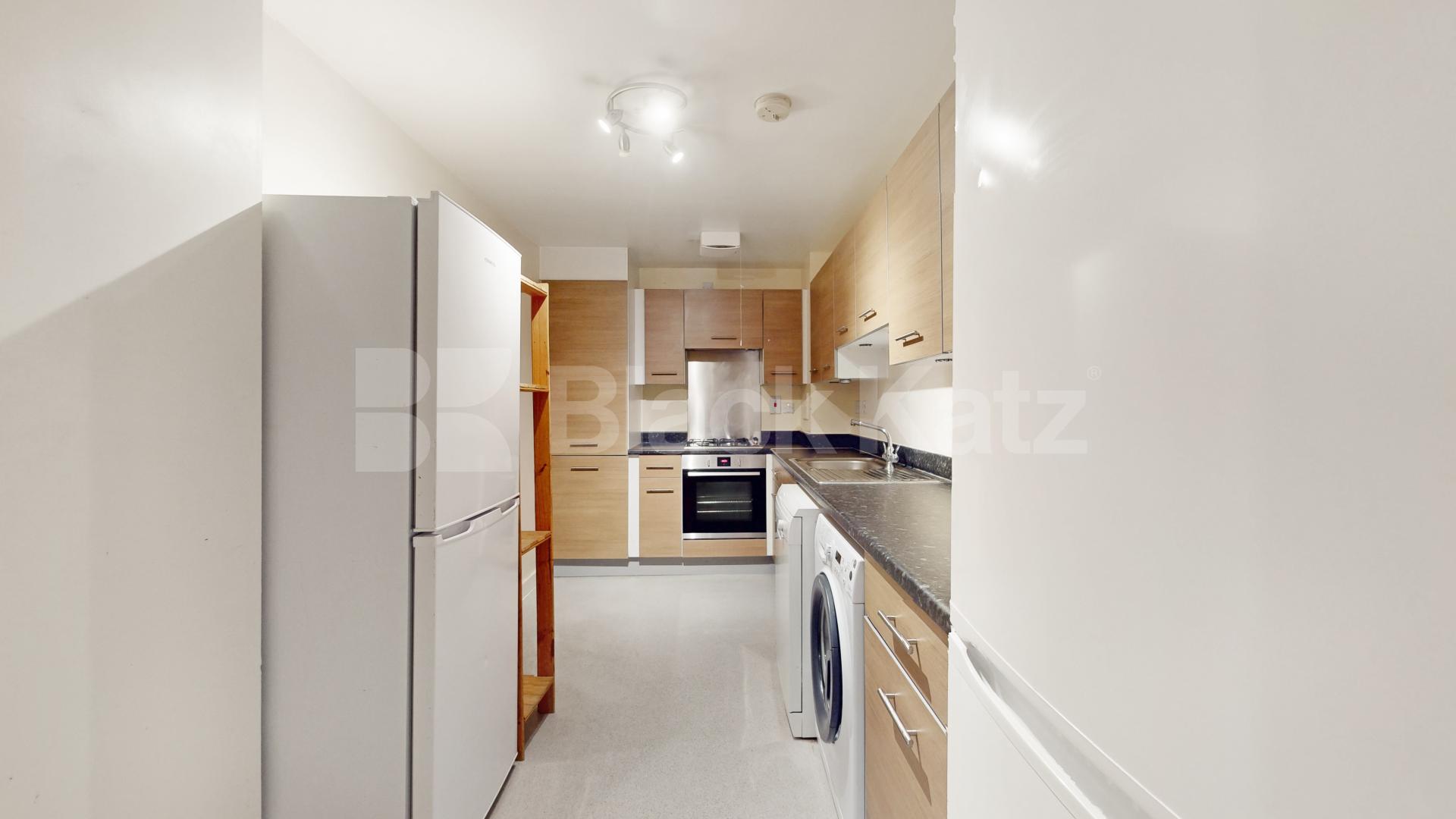 2 bedroom apartment seconds away from Caledonian road station inc all bills Cottage Road, Caledonian Road